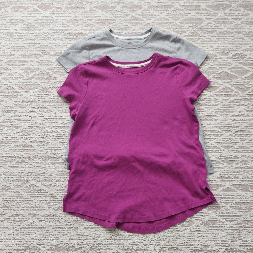 2 Size L Isaac Mizrahi Short Sleeve Tees with smile hem